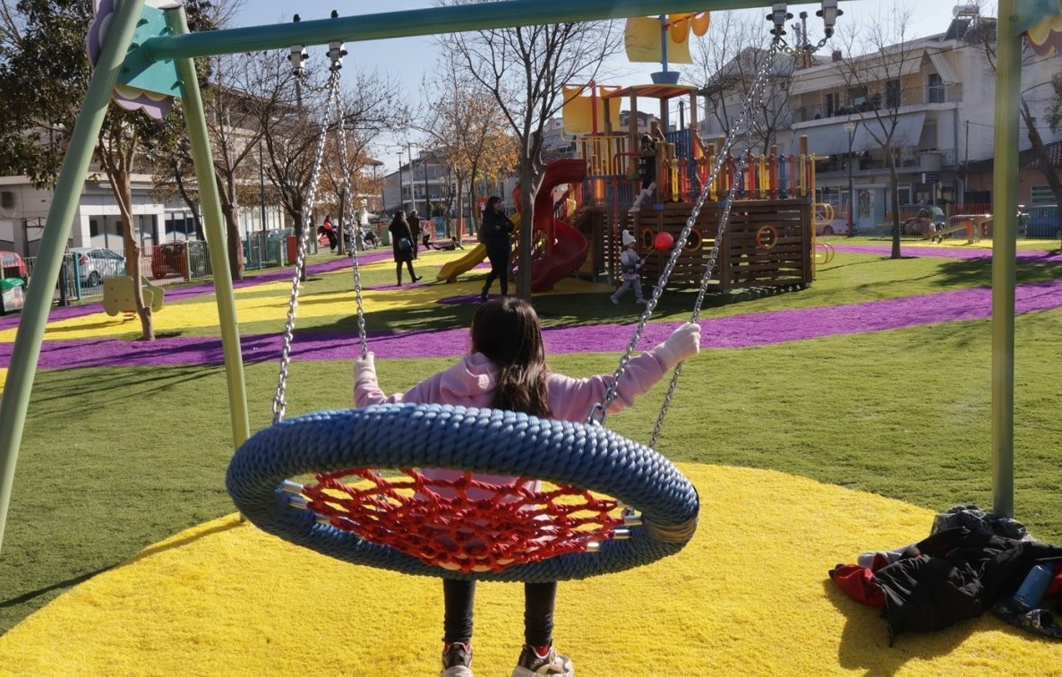 Αλλάζουν “πρόσωπο” άλλες δέκα παιδικές χαρές σε συνοικίες 